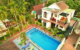Tropical Valley Homestay - Villas