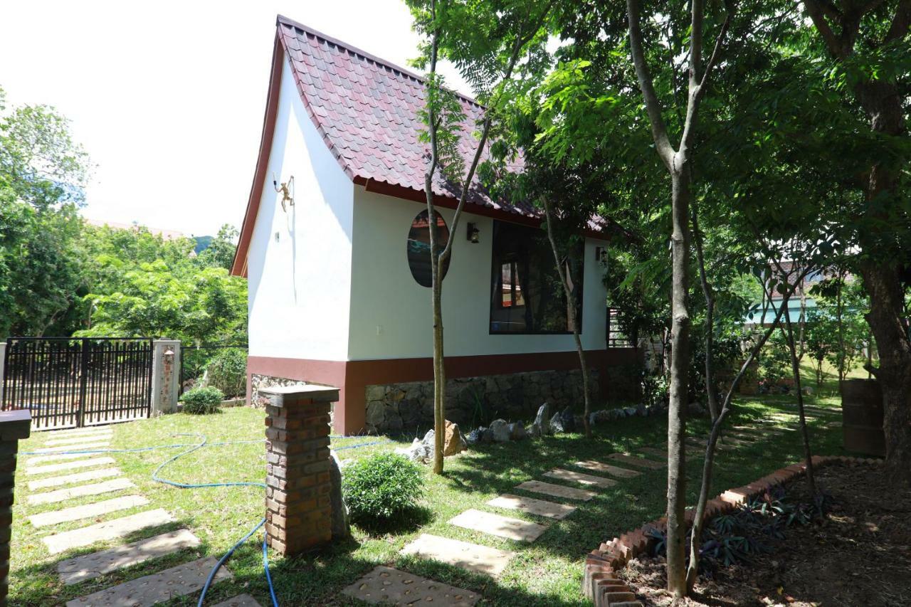 Tropical Valley Homestay - Villas Phong Nha Extérieur photo